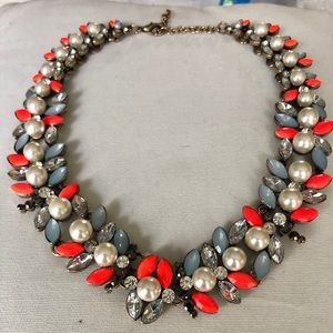 Beautiful statement pearl necklace